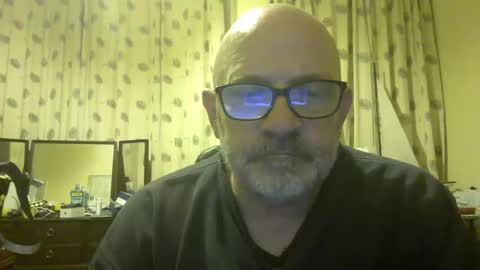 f1zzeek online show from May 18, 10:38 pm