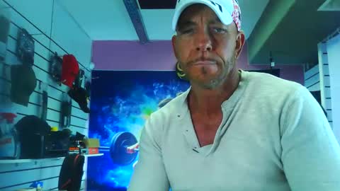 fabxxxl online show from November 12, 8:05 am