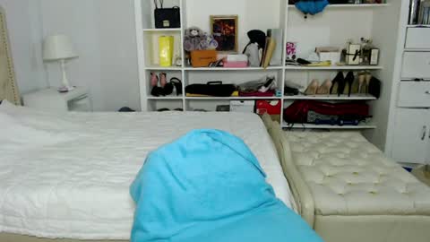 facecum01 online show from July 22, 8:27 am