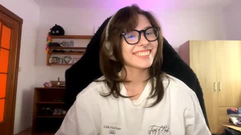 Loly online show from April 13, 2:21 pm