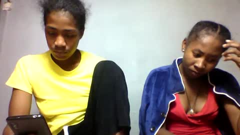 faiqua95 online show from April 18, 7:07 pm