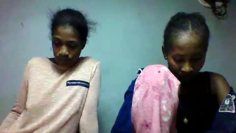 faiqua95 online show from April 20, 6:11 pm