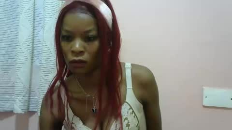 faizah_ online show from April 8, 5:49 pm