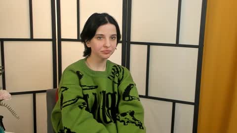 Mia online show from December 23, 12:19 pm