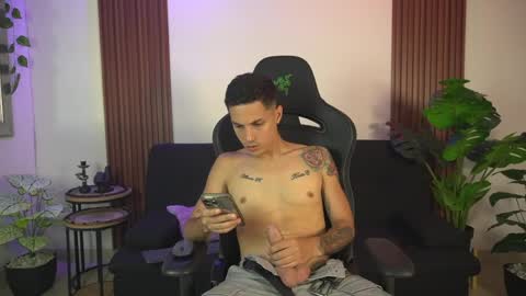 Maddie online show from April 1, 4:02 am