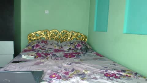 farfalina online show from April 9, 4:49 am