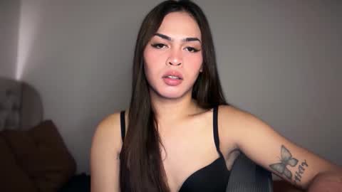 farrahmoanx online show from May 4, 3:57 am