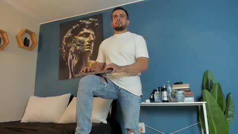 M A T  T E O online show from February 26, 8:15 pm