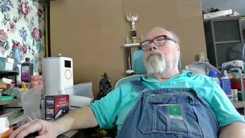 Snapshot of fatfreddythecat chatting on February 16, 5:26 am Fred. online show from February 16, 5:26 am