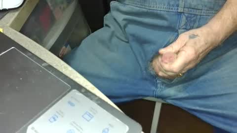 Snapshot of fatfreddythecat chatting on October 12, 7:38 pm Fred. online show from October 12, 7:38 pm