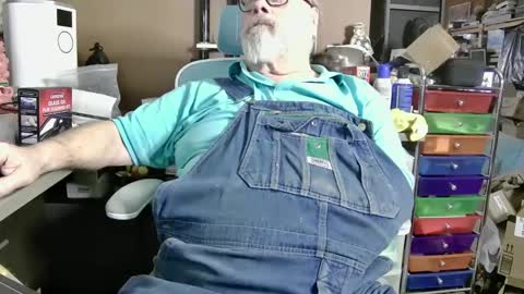 Snapshot of fatfreddythecat chatting on February 24, 11:52 pm Fred. online show from February 24, 11:52 pm