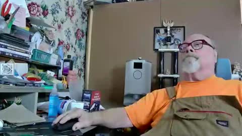 Snapshot of fatfreddythecat chatting on February 2, 9:23 pm Fred. online show from February 2, 9:23 pm