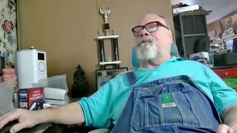 Snapshot of fatfreddythecat chatting on February 16, 8:11 pm Fred. online show from February 16, 8:11 pm