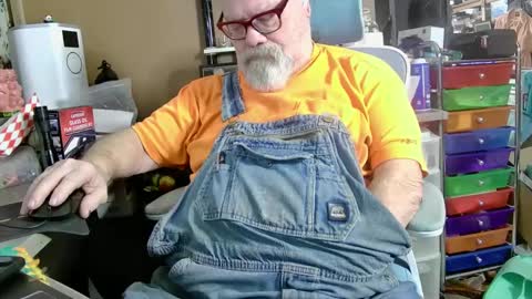 Snapshot of fatfreddythecat chatting on March 4, 9:32 pm Fred. online show from March 4, 9:32 pm