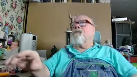 Snapshot of fatfreddythecat chatting on February 15, 2:58 am Fred. online show from February 15, 2:58 am