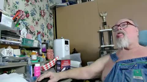 Snapshot of fatfreddythecat chatting on February 28, 6:32 am Fred. online show from February 28, 6:32 am