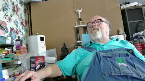 Snapshot of fatfreddythecat chatting on February 12, 3:40 am Fred. online show from February 12, 3:40 am