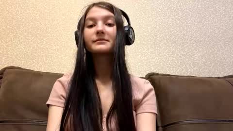 Aurora 18yo online show from November 29, 9:17 am
