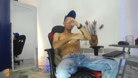 Favel Gomez online show from January 22, 4:02 am