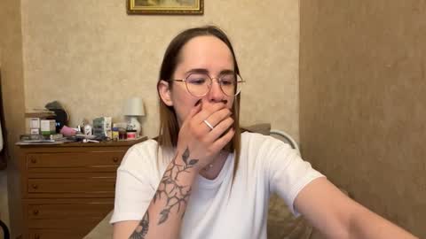 Mary online show from April 9, 7:14 am