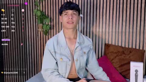 Snapshot of felipe_boy_18 chatting on September 27, 4:43 am felipe_boy_18 online show from September 27, 4:43 am