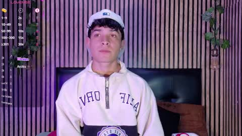 Snapshot of felipe_boy_18 chatting on September 24, 3:35 am felipe_boy_18 online show from September 24, 3:35 am