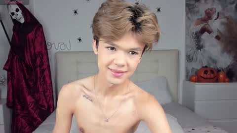 Felix online show from October 31, 11:05 pm