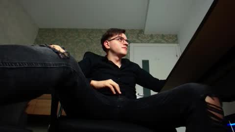 Snapshot of felixstark chatting on October 22, 4:37 am FelixStark online show from October 22, 4:37 am
