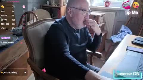 Adam online show from November 13, 3:04 pm