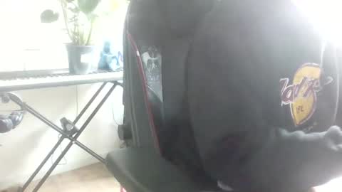 Snapshot of fem_alice_louis_dom chatting on October 2, 8:57 am fem_alice_louis_dom online show from October 2, 8:57 am