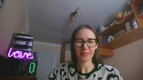 feraliss online show from February 4, 10:41 am