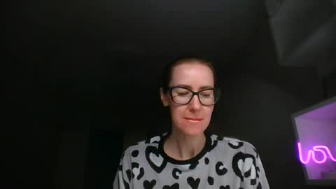 feraliss online show from June 19, 3:18 pm