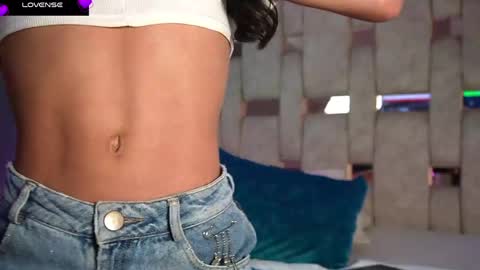 fernanda_thail_ online show from April 8, 9:07 pm