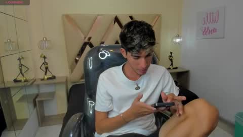 FER PHOENIX online show from October 17, 4:05 am