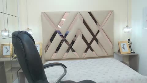 FER PHOENIX online show from February 18, 3:42 am