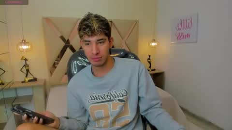 FER PHOENIX online show from November 19, 3:17 am