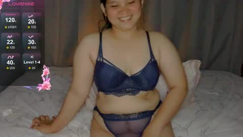 fhwilloughbyxx online show from April 18, 7:07 pm