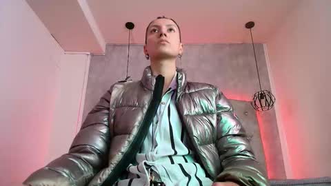   online show from November 4, 11:55 am