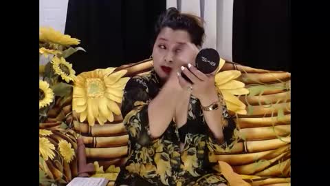 Yhen online show from May 3, 8:09 am