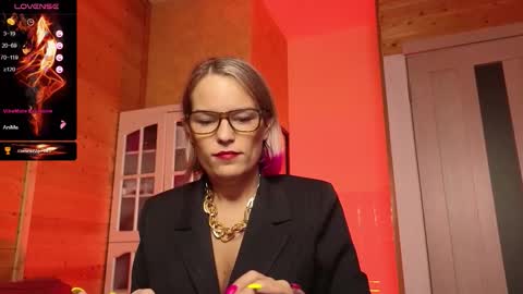 Lady online show from December 18, 9:54 pm