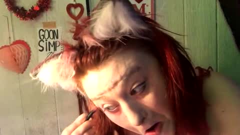 Snapshot of findommefoxi chatting on February 10, 12:50 pm findommefoxi online show from February 10, 12:50 pm