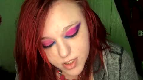 Snapshot of findommefoxi chatting on February 1, 10:23 pm findommefoxi online show from February 1, 10:23 pm