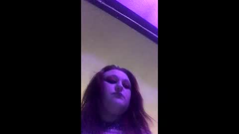 Snapshot of findommefoxi chatting on January 16, 6:35 am findommefoxi online show from January 16, 6:35 am