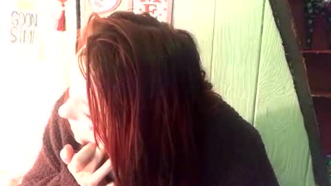 Snapshot of findommefoxi chatting on February 13, 10:23 am findommefoxi online show from February 13, 10:23 am