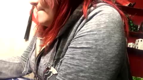 Snapshot of findommefoxi chatting on January 30, 2:38 am findommefoxi online show from January 30, 2:38 am