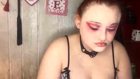 Snapshot of findommefoxi chatting on February 6, 8:45 pm findommefoxi online show from February 6, 8:45 pm