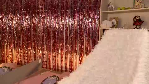 fiora online show from April 22, 6:31 am