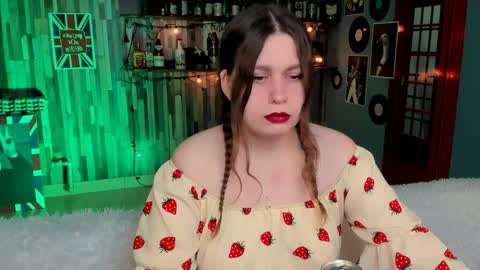 fiora online show from March 28, 8:27 am