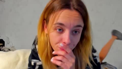 fire___fox1 online show from October 17, 7:51 pm