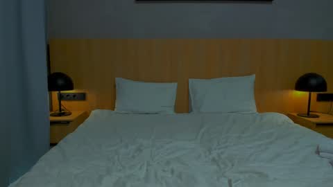 fire_luna online show from April 8, 12:30 pm